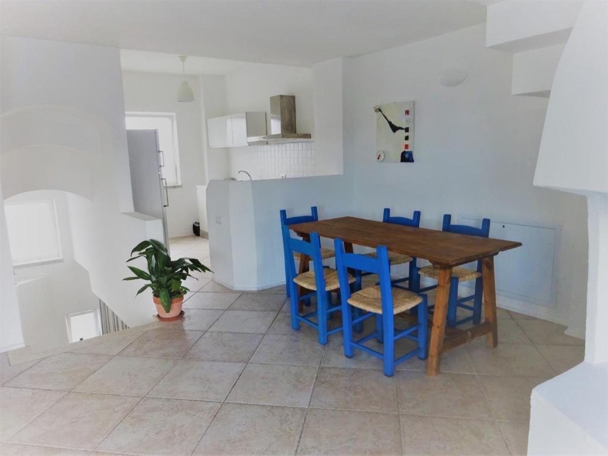 White - San Pantaleo Apartment Exterior foto