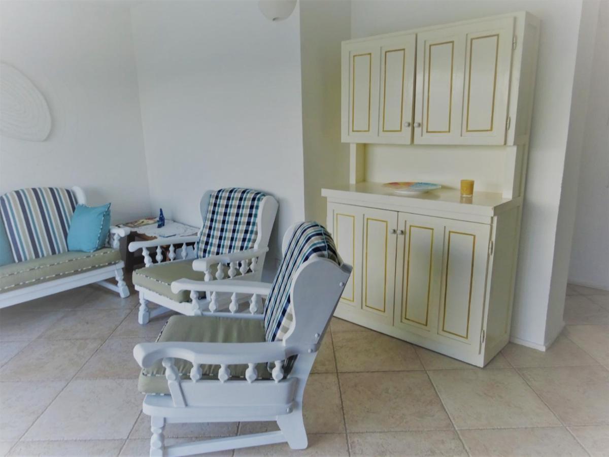 White - San Pantaleo Apartment Exterior foto