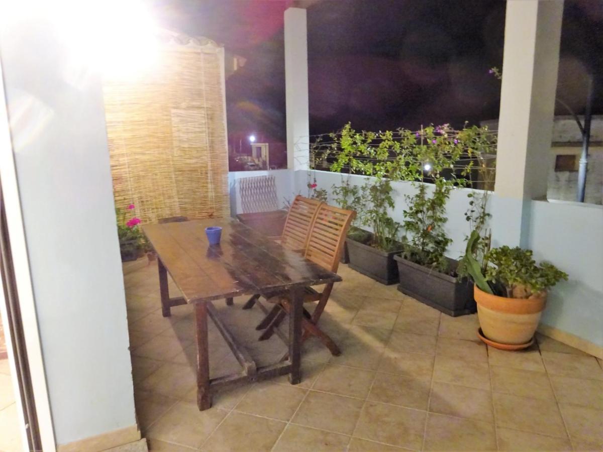 White - San Pantaleo Apartment Exterior foto