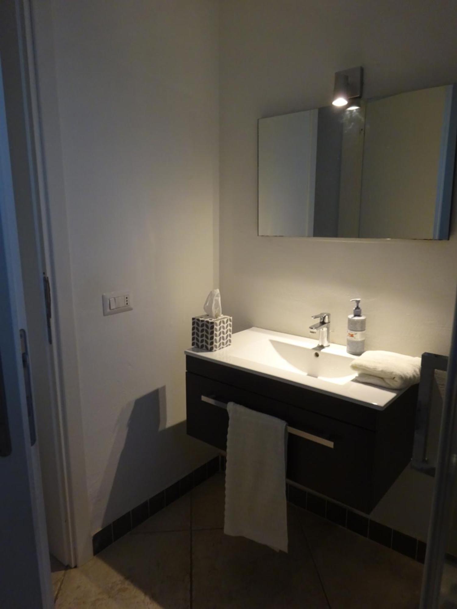 White - San Pantaleo Apartment Exterior foto