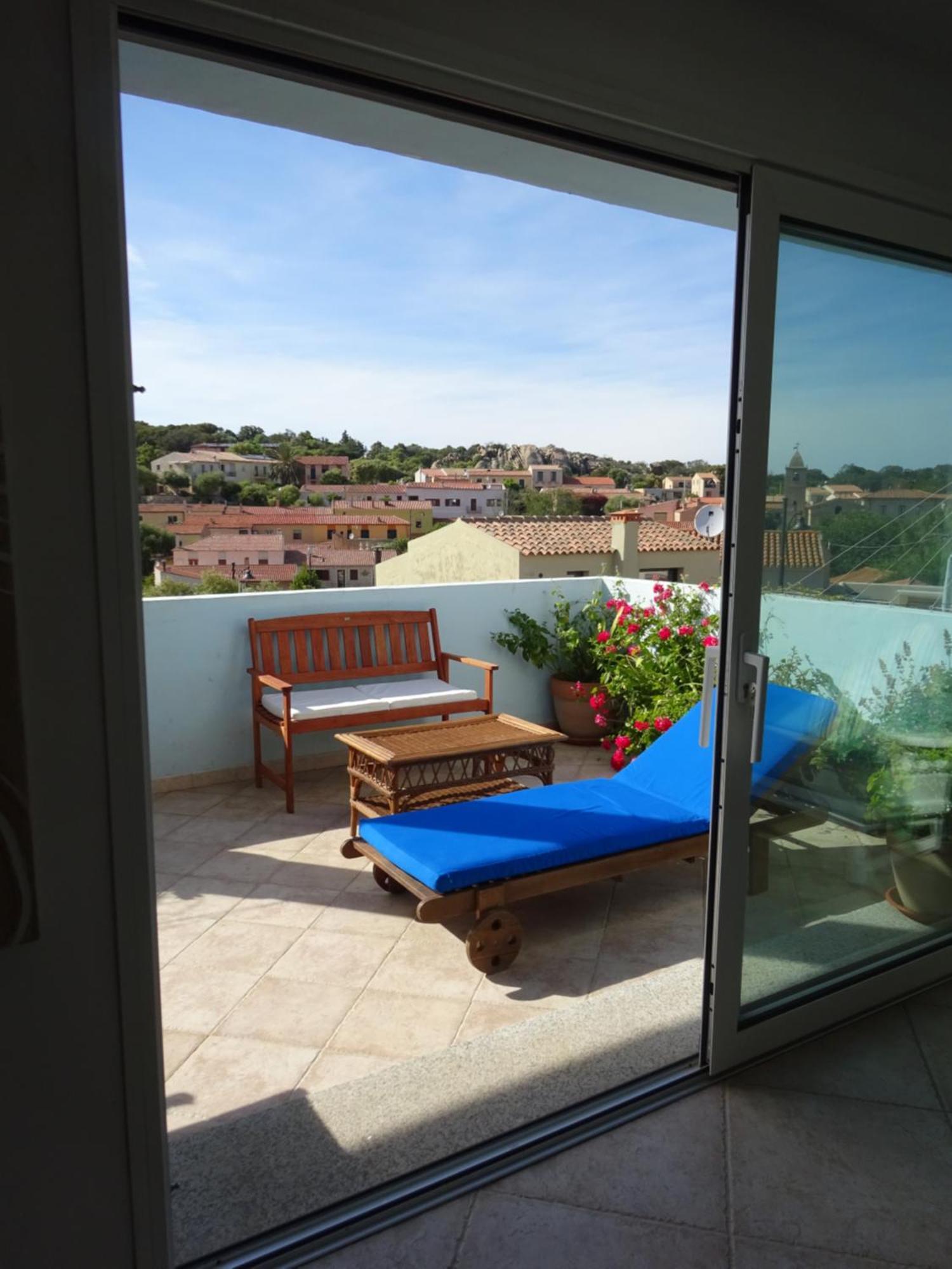 White - San Pantaleo Apartment Exterior foto