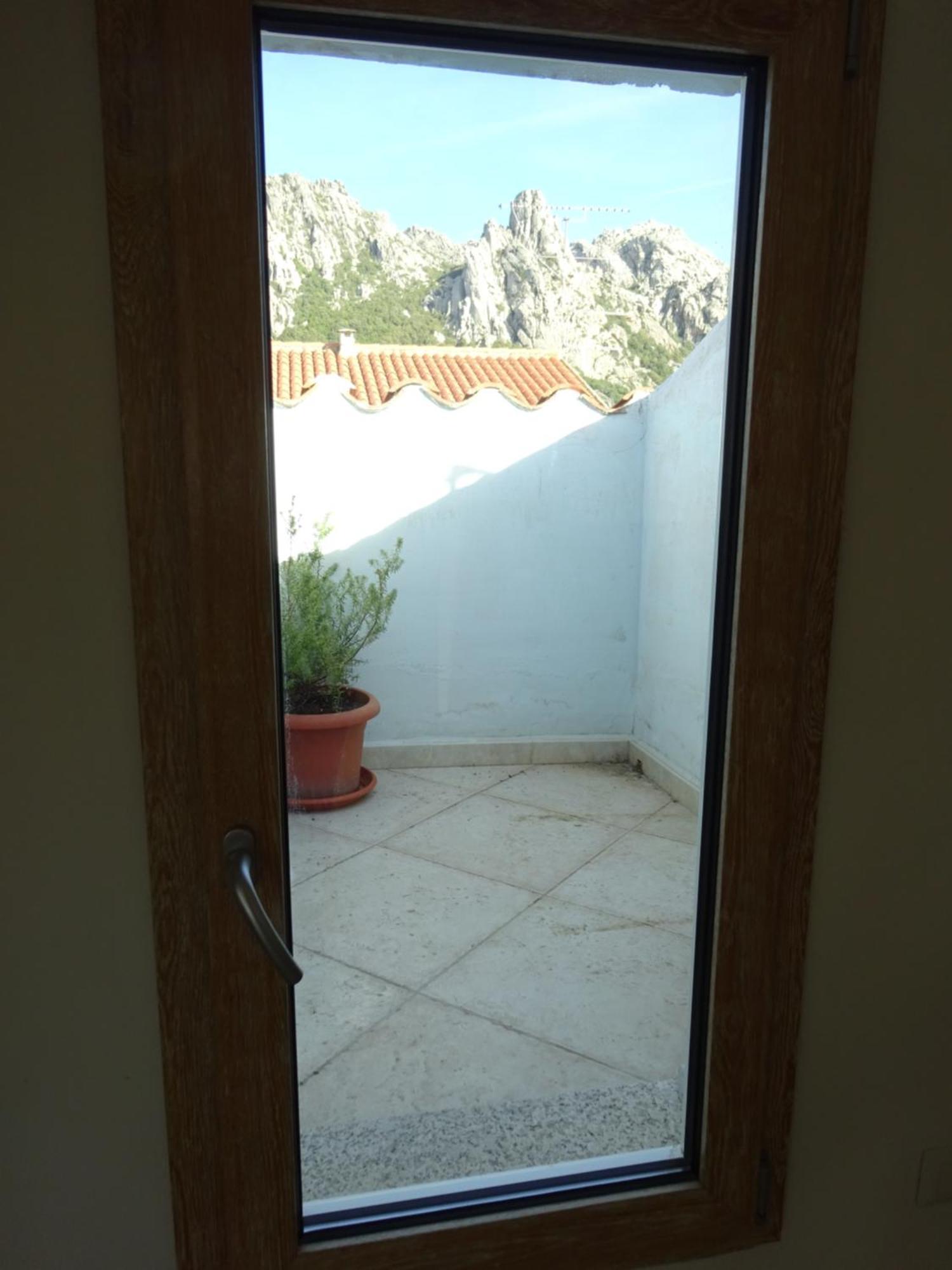 White - San Pantaleo Apartment Exterior foto